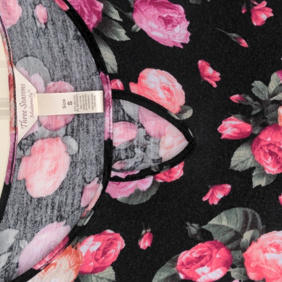 Three Seasons Maternity gathered Top - Picture 5 of 8